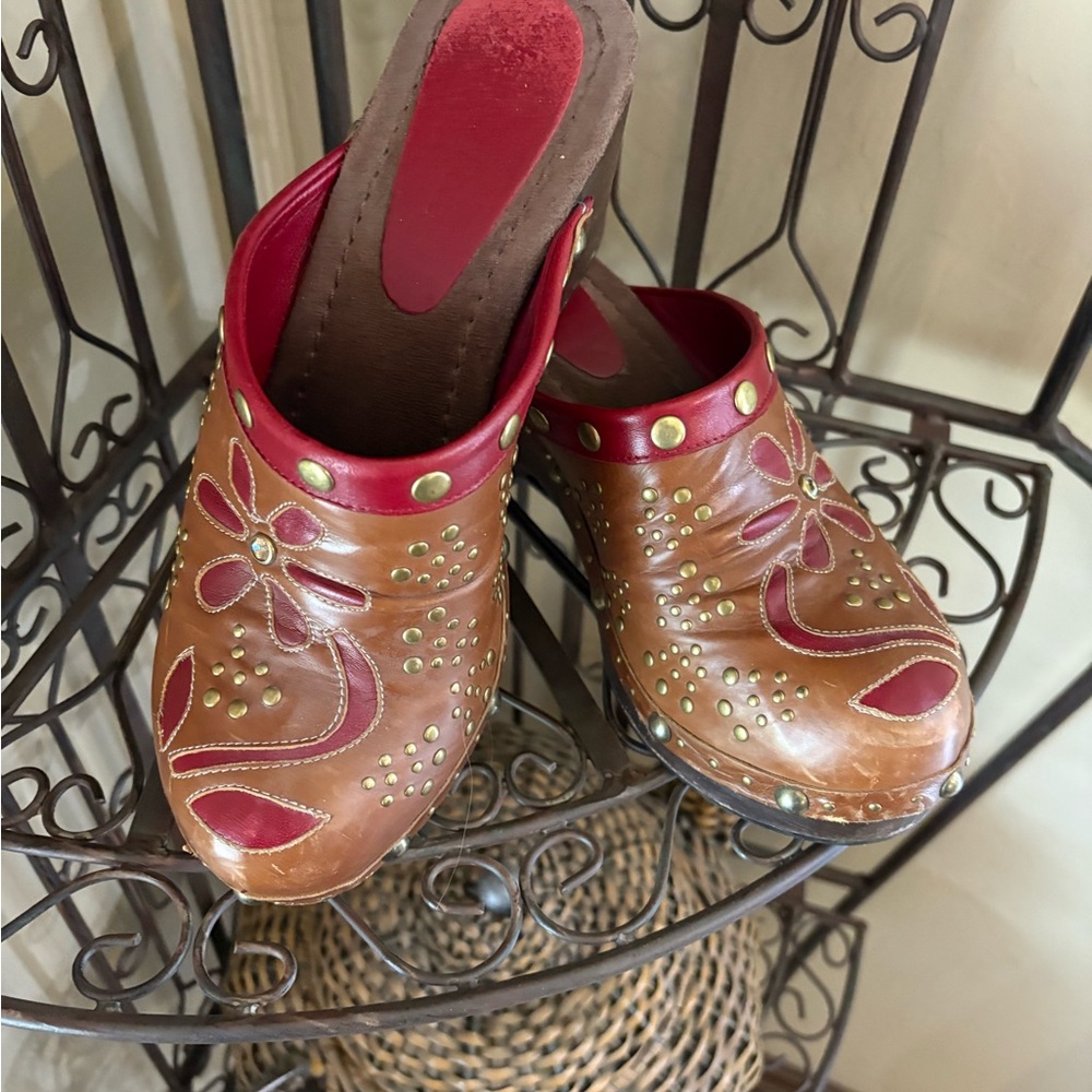 Isabella Fiore Brown Leather Studded Clogs with Red Accents